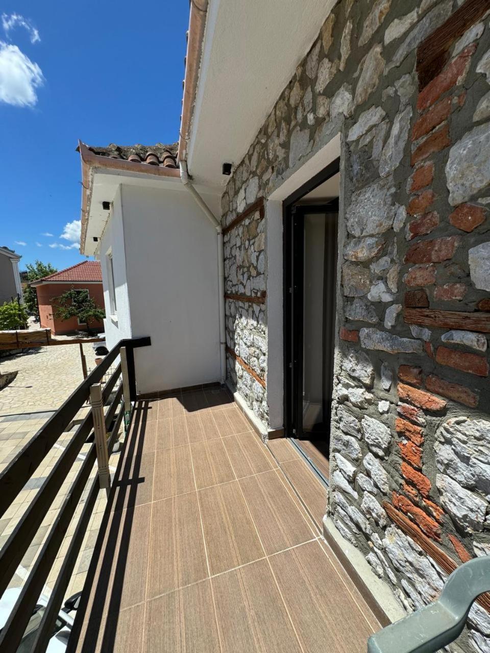 Vila Ndrio Tushemisht Exterior photo